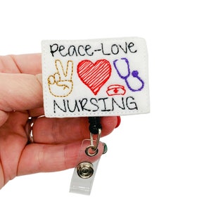Nurse Badge Reel Heart, Badge Reel Nurse, Badge Clip Nurse Accessories, RN Badge Holder Nurse, Medical Badge Reel for Nurse, Nursing ID Clip