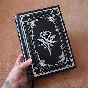 Dziennik skórzany grimoire Kingdom Hearts, czarny ręcznie robiony szkicownik, notatnik DND, księga zaklęć, Księga cieni, wyjątkowy prezent dla miłośnika książek