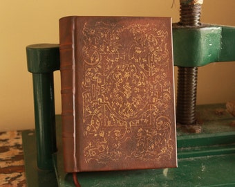 Grimoire Leather journal, personalized custom sketchbook, dnd notebook Brown cover, Book of shadows, Practical magic, gift for book lover