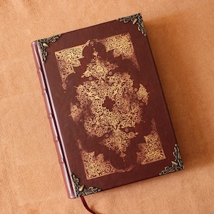 Diario de cuero Grimoire, Arte medieval, Cuaderno DND, Libro de hechizos, Libro rojo, Libro de las sombras, Cuaderno de bocetos hecho a mano, Magia práctica