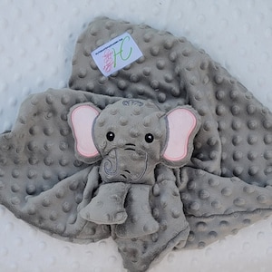 Elephant Lovie Lovie animal personnalisé Couverture de sécurité personnalisée Cadeau bébé personnalisé Lovie brodée Lovey Woobie Minky image 1