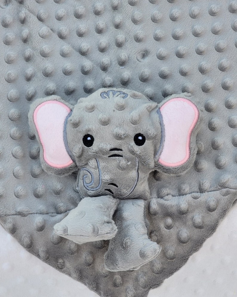 Elephant Lovie Lovie animal personnalisé Couverture de sécurité personnalisée Cadeau bébé personnalisé Lovie brodée Lovey Woobie Minky image 6