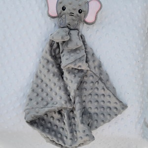 Elephant Lovie Lovie animal personnalisé Couverture de sécurité personnalisée Cadeau bébé personnalisé Lovie brodée Lovey Woobie Minky image 4