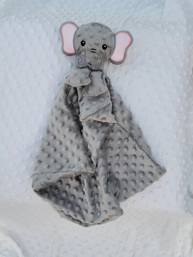 Elephant Lovie Lovie animal personnalisé Couverture de sécurité personnalisée Cadeau bébé personnalisé Lovie brodée Lovey Woobie Minky image 4