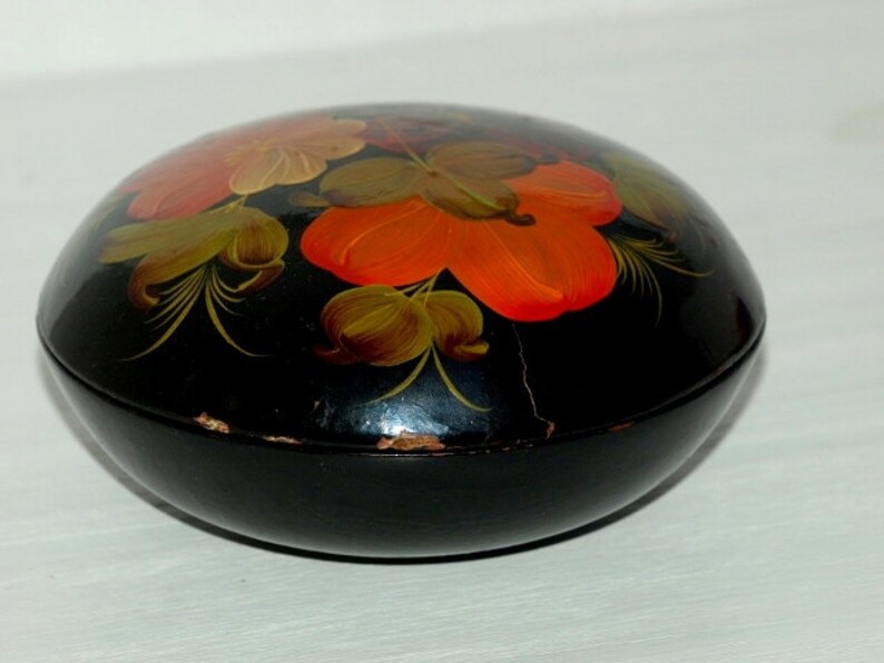 Vintage rare wooden box,round box, black box, floral pattern,beautiful Russian painting,USSR,Unique Home Decor, Russian design, Retro Gift image 4