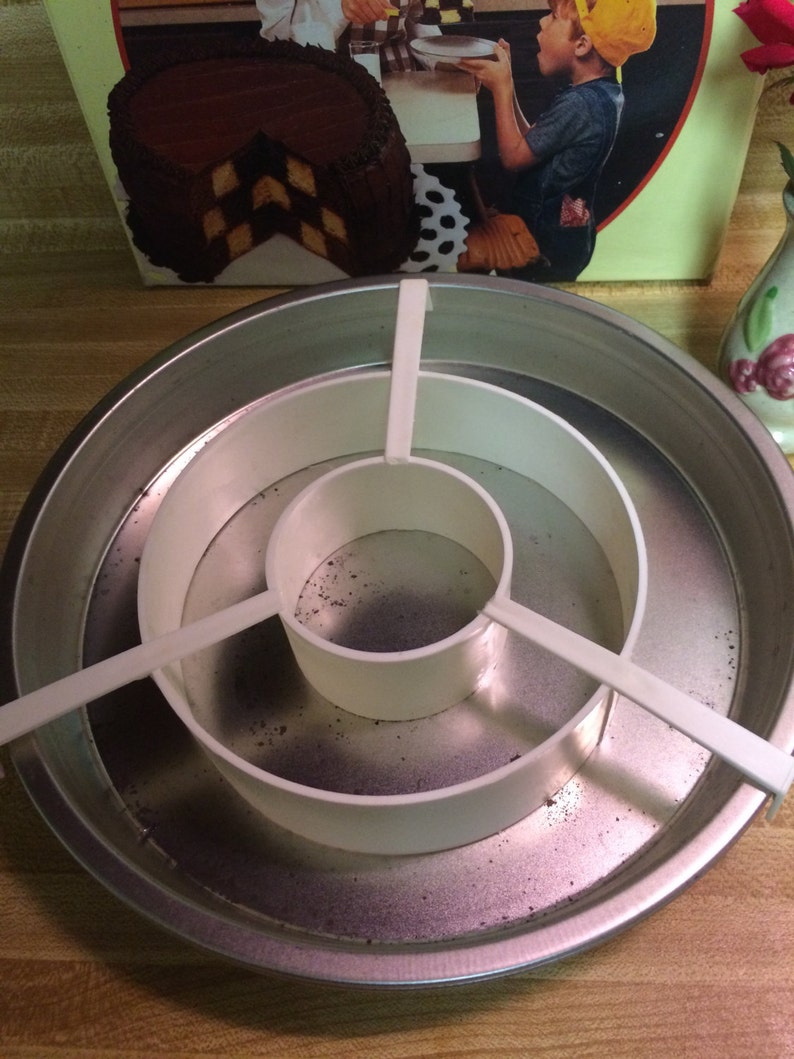 Vintage Checkerboard Cake Pan Set Baking Cooking Kitchen Etsy