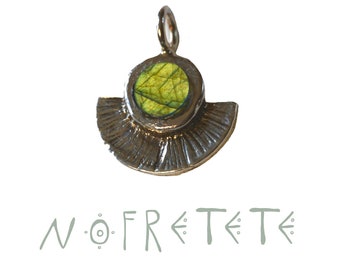 Nofretete necklace Labradorith // egyptian pendant necklace. handcarved charm necklace. silver lost wax necklace. art deco fan pendant