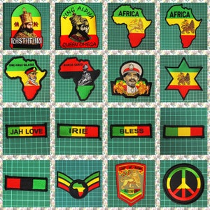 Puede incluir: Un conjunto de 12 parches termoadhesivos con temas rastafaris. Los parches son coloridos y presentan imágenes de leones, estrellas, símbolos de paz y las palabras "Rastafari", "King Alpha", "Queen Omega", "África", "Jah Love", "Irie", "Bless", "King Haile Selassie", "Marcus Garvey" y "Lion of Judah".