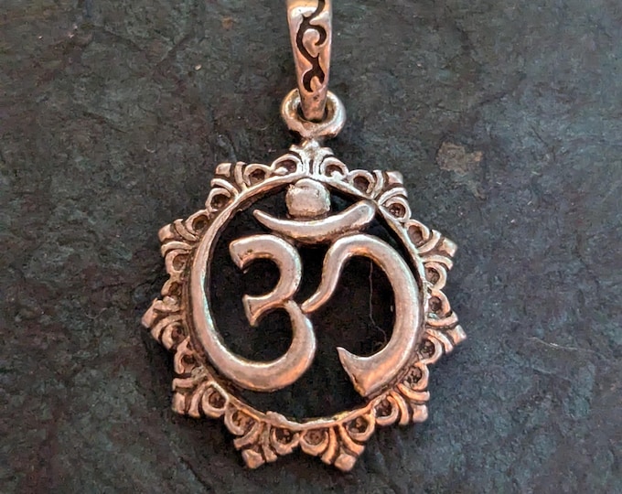 Silver OM Pendant.(T1103-003.2)