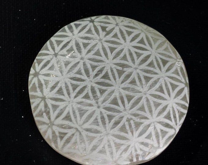 Selenite flower of life Palm Stone 6 cm| Engraved Selenite | Crystals Charging Wand | Crystals Lover | Crystals Holder