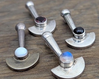 Vintage handmade sterling silver head knife pendant (p7-011)