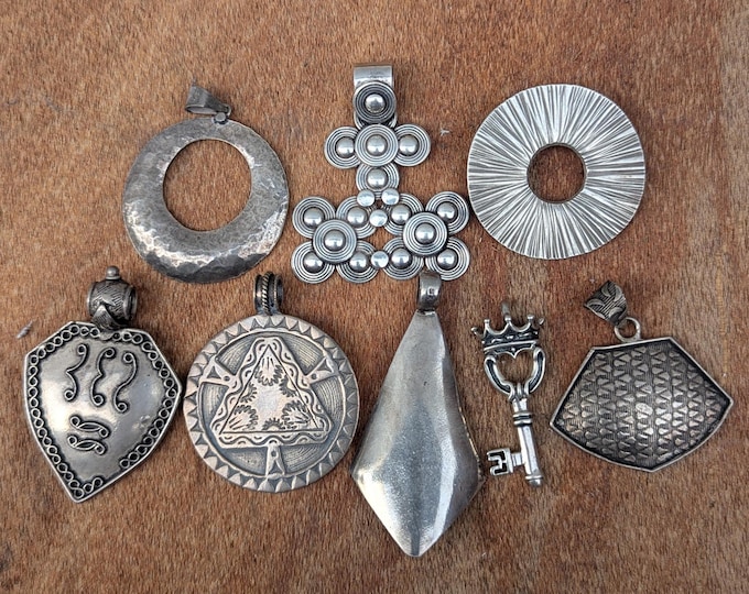 Bali sterling silver with Uniquely Designed pendant collection (p7-069)