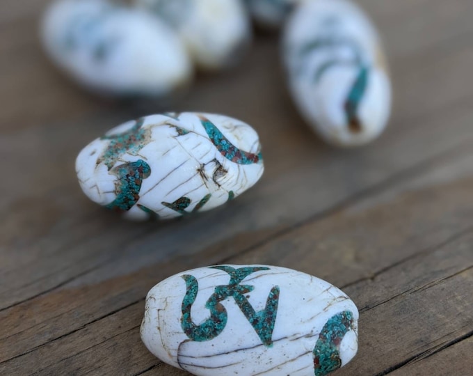 2 Pics 15mm Handcraft 2 Beads Scrip Om - Conch Shell 2 Beads Parcel inlay work, conch shell