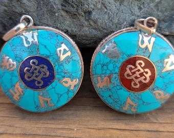 Om Mani Padme Hug, Buddhist Necklace Silver Pendant.(Central The Glorious Endless Knot) (T1102-002.2)