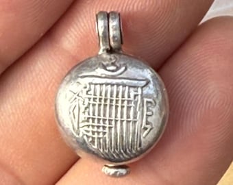 Silver Buddhist Ghau Pendant – Tibetan Amulet Prayer Box