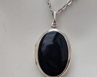 Natural Black Onyx Gemstone on sterling Silver Locket Pendant (p7-031)