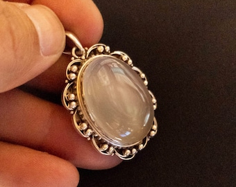 Moonstone Necklace Silver Handmade Pendant: Superb 925 Sterling Silver Moonstone Gemstone Necklace Pendant. (T1101-004.3)