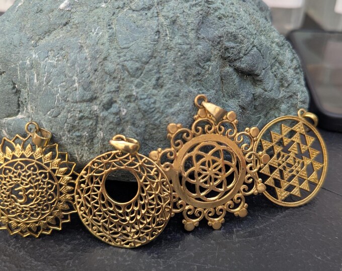 Handmade Brass Sacred Geometry Pendant 4 cm. pd 122