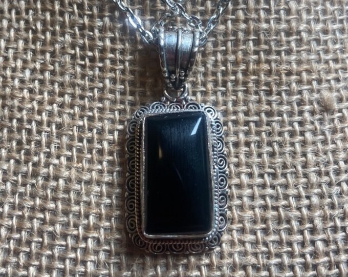 P3/33 - Natural Black Onyx Gemstone of Silver Pendant (T12-033)