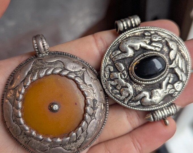 Handmade Tibetan Medallion Pendant with Amber and Black Onyx Inlay (p6-018)