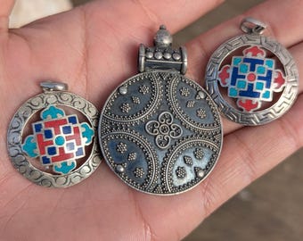 Handmade turquoise and coral silver ethnic Dorjee medallion pendant collection (p7-005)