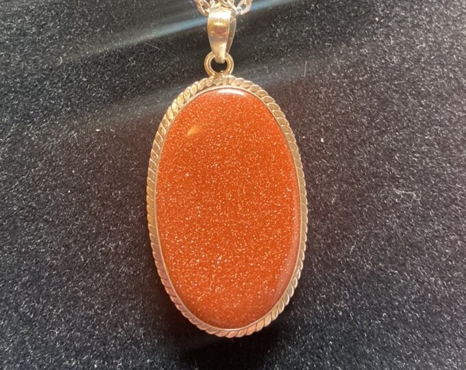 P3/10 - Natural Sunstone Pendant: 925 Sterling Silver (T12-010)