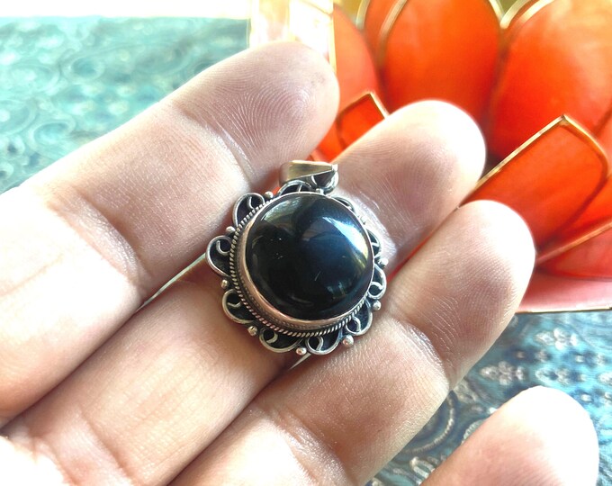 P3/37 - Natural Black Onyx Gemstone of Silver Pendant (T12-037)