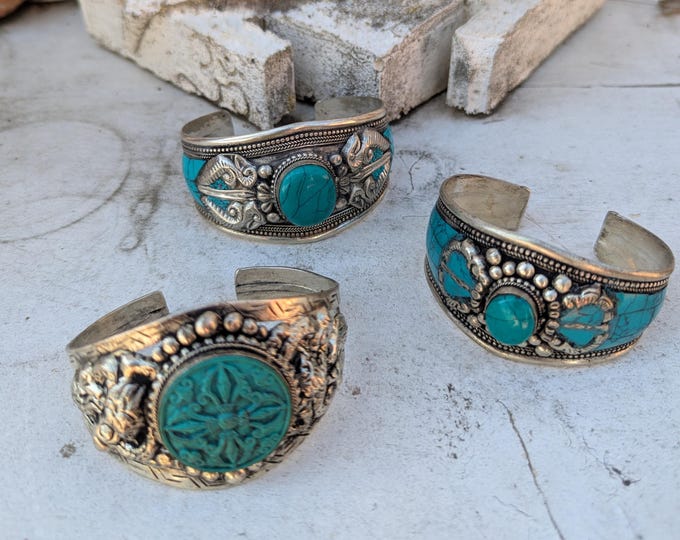 VINTAGE Tibetan BRACELET: Turquoise and Silver Large Cuff CB-108