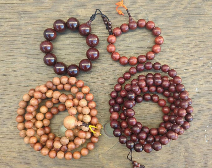 Handcrafted Tibetan Red Sandalwood Beads Mala—10 Meditation Beads 20 mm for Mindfulness, Prayer, and Spiritual Connection (bm-110)