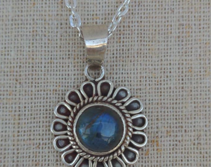 Labradorite Gemstone Silver Handmade Pendant: 925 Sterling Silver Pendant-Oval labradorite Pendant-Gift for her-Anniversary (T1101-003.4)