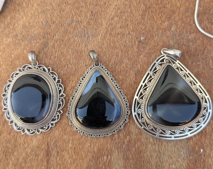Stunning Sterling silver with Natural Black Agate gemstone pendant collection (p7-062)
