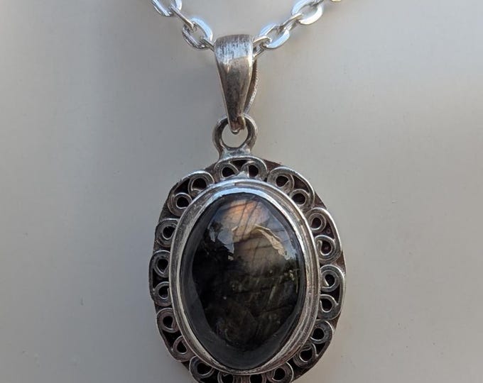 P3/47 - Labradorite Gemstone Handmade 925 Sterling Silver Jewelry Pendants (T12-047)