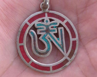 P3/72-Hindu Om Pendant of Yoga, Meditation Pendant, Spiritual Pendant in Round Shape(T12-072)