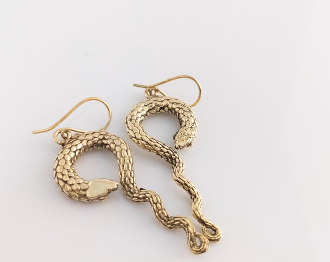 Snake earrings Gold or Silver/A Bohemian Statement Earrings/Timeless Elegance Earrings/Southwest Inspired/Fringe Earrings ER-105