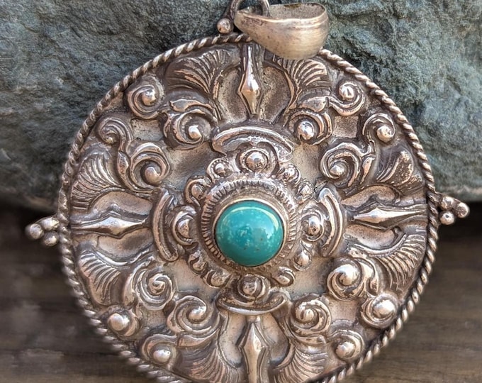 Healing amulet necklace pendant for women men unisex Turquoise gemstone.(T1101-006.9)