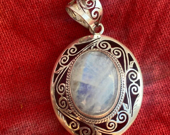 Handmade 925 Sterling Silver Moonstone Pendant Necklace