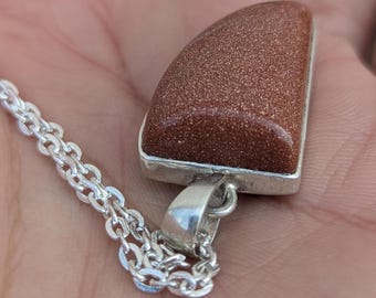 P3/14 - Natural Sunstone Pendant: 925 Sterling Silver (T12-014)