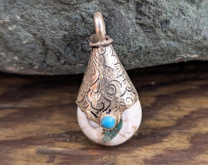 Delicate Vintage Tibetan White brass Drop shape Amulet pendant with Turquoise inlay (p6-027)