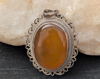 Vintage Ethnic sterling silver with Tiger's eye gemstone pendant collection (p7-017)