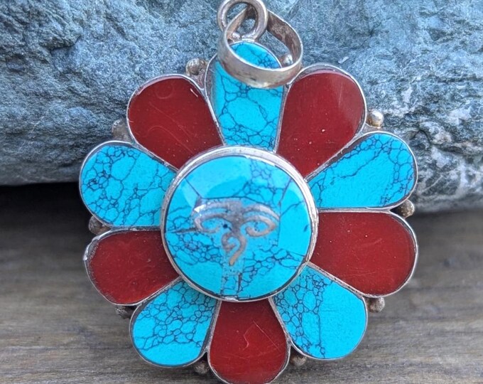 Blooming Flower inlayPendant with Turquoise and  red coral (Buddha eye in central)T1102-003