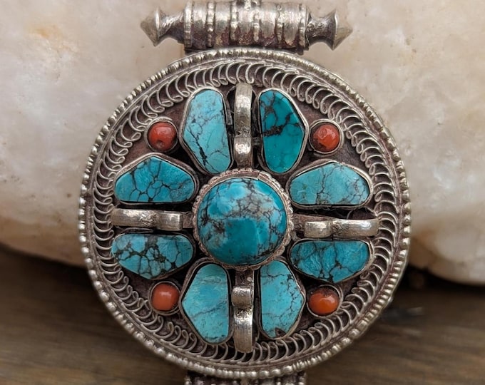 Vintage sterling silver Tibetan medallion pendant collection with Turquoise and Red coral gemstone (p7-013)