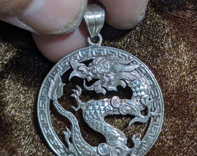 Sterling Silver Chinese Dragon Open Medallion Pendant Necklace) (T1102-008)