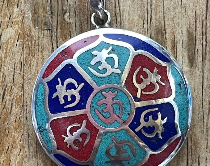 Om Mani Padme Hug, Buddhist Necklace Silver Pendant. (Central Buddha eye) (New P5)