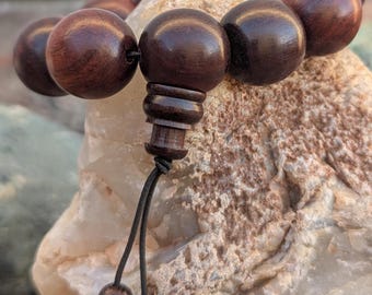 Handcrafted Tibetan Red Sandalwood Beads Mala—10 Meditation Beads 20 mm for Mindfulness, Prayer, and Spiritual Connection (bm-110)