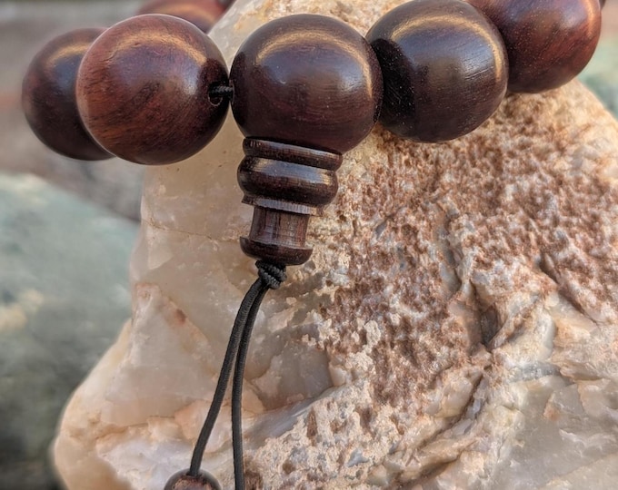 Handcrafted Tibetan Red Sandalwood Beads Mala—10 Meditation Beads 20 mm for Mindfulness, Prayer, and Spiritual Connection (bm-110)