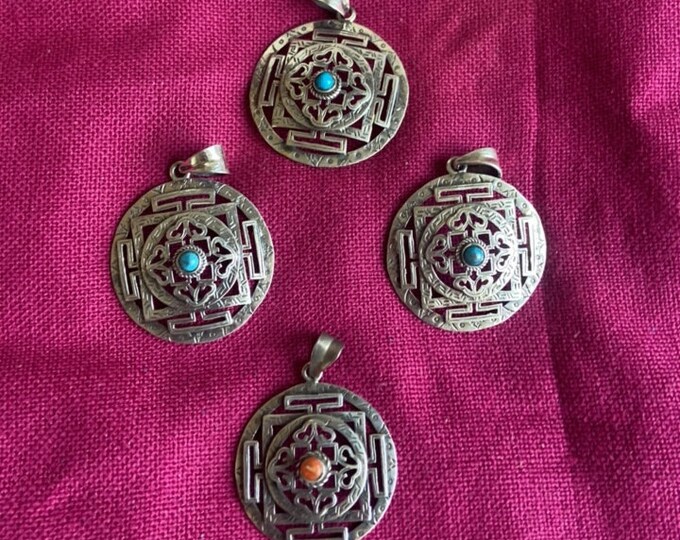 Hand made Ethnic Tibetan Buddhist Mandala Silver Pendant (1102-005)