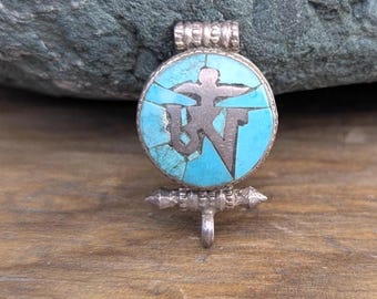 Vintage om Turquoise and Lapis Lazuli white brass medallion pendant (p7-012)