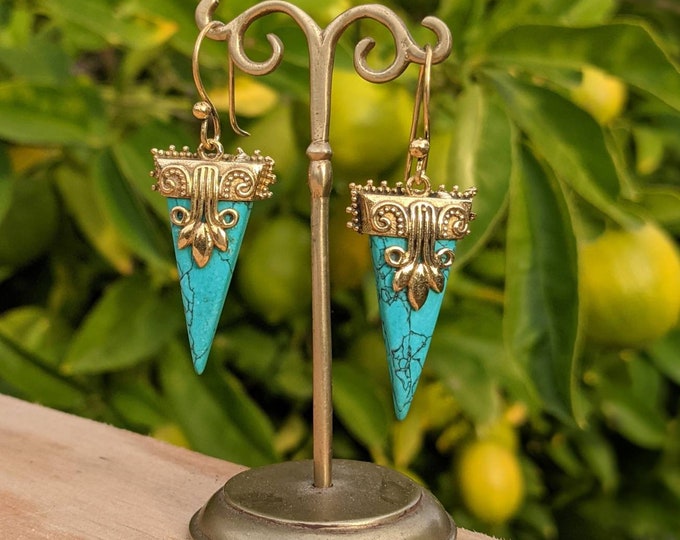Brass earrings with gem stone and 5 chooses of stone. Turquoise, Moon stone, Tiger eye, Onyx, labradorite crystal stone.