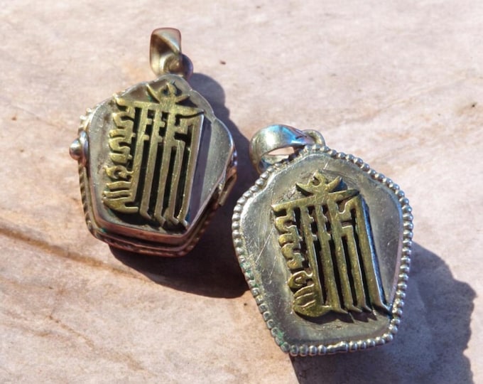32-33-Silver Buddhist Pendant Ghau,Tibetan box mantra amulet prayer, Silver Box Pendant Kalachakra(T1103-001-001.1)