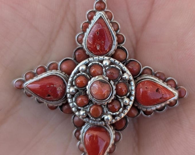 Silver Pendant with Coral gemstone.(T1103-004)
